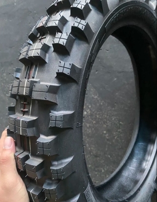 モーターサイクルのタイヤ コンボス ゴム素材 A級